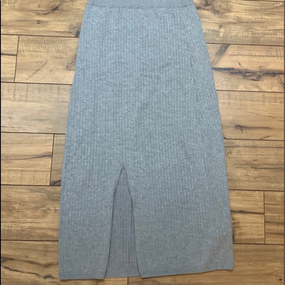 Ribbed Midi Skirt